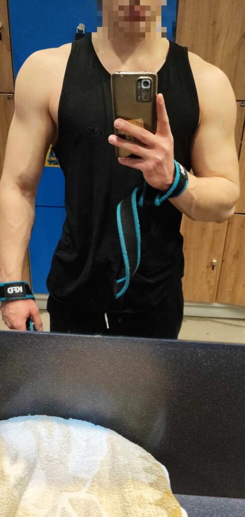 umięśniony rekin po metamorfozie i przybraniu masy mięśniowej