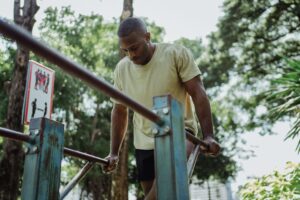 Read more about the article Top 3 ćwiczenia na klatkę piersiową