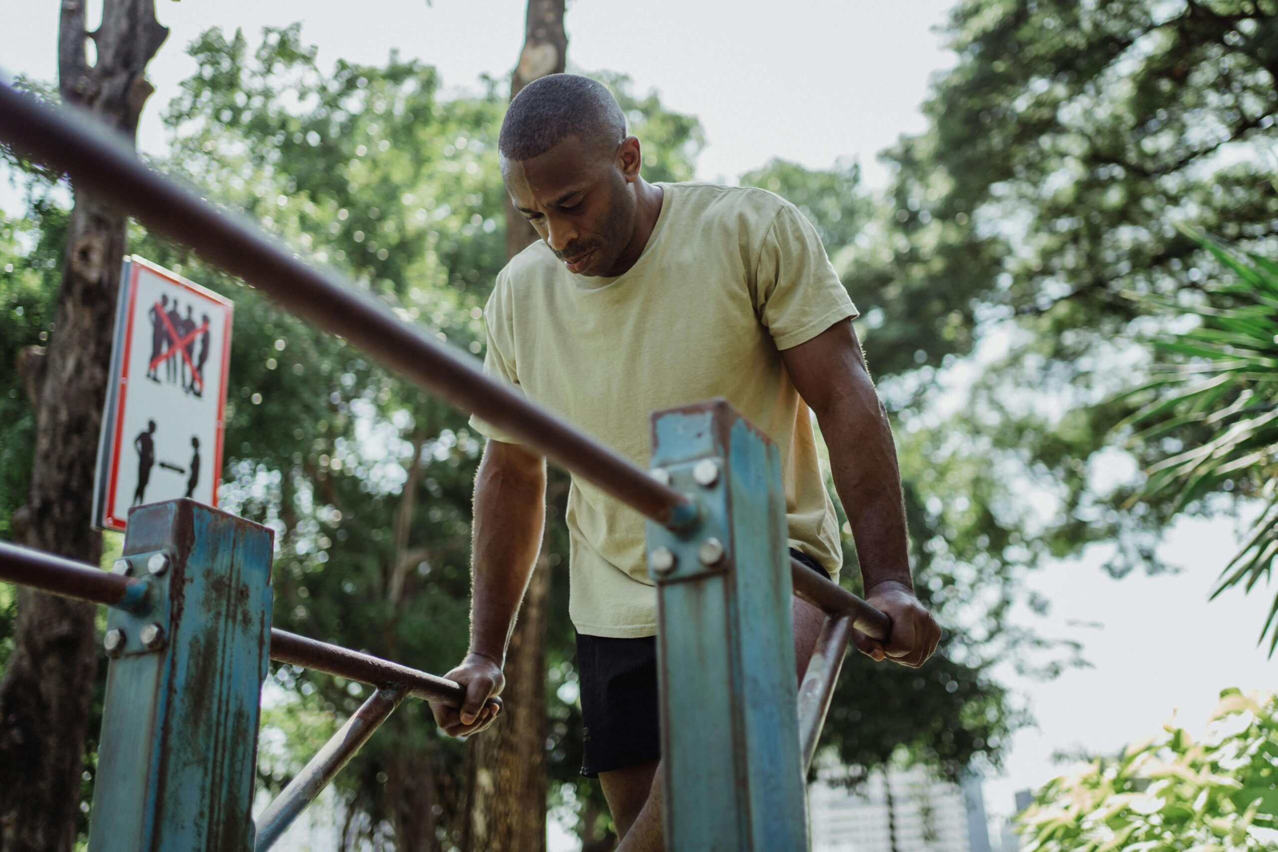 You are currently viewing Top 3 ćwiczenia na klatkę piersiową