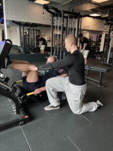 Read more about the article Trening personalny Praga-Południe – dla kogo to naprawdę ma sens?