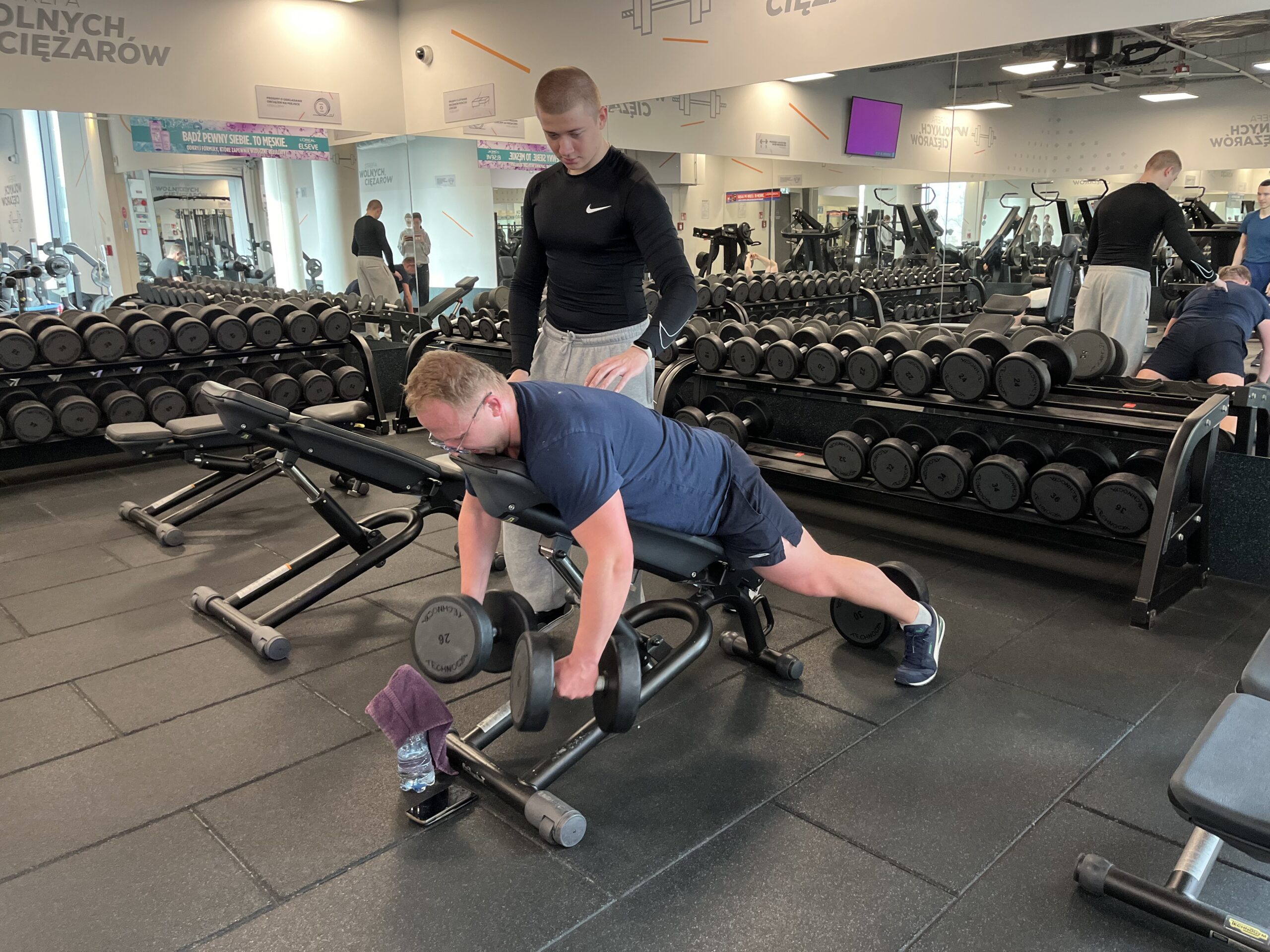 Read more about the article Ćwiczenia na plecy i klatkę piersiową – dlaczego proporcje mają znaczenie