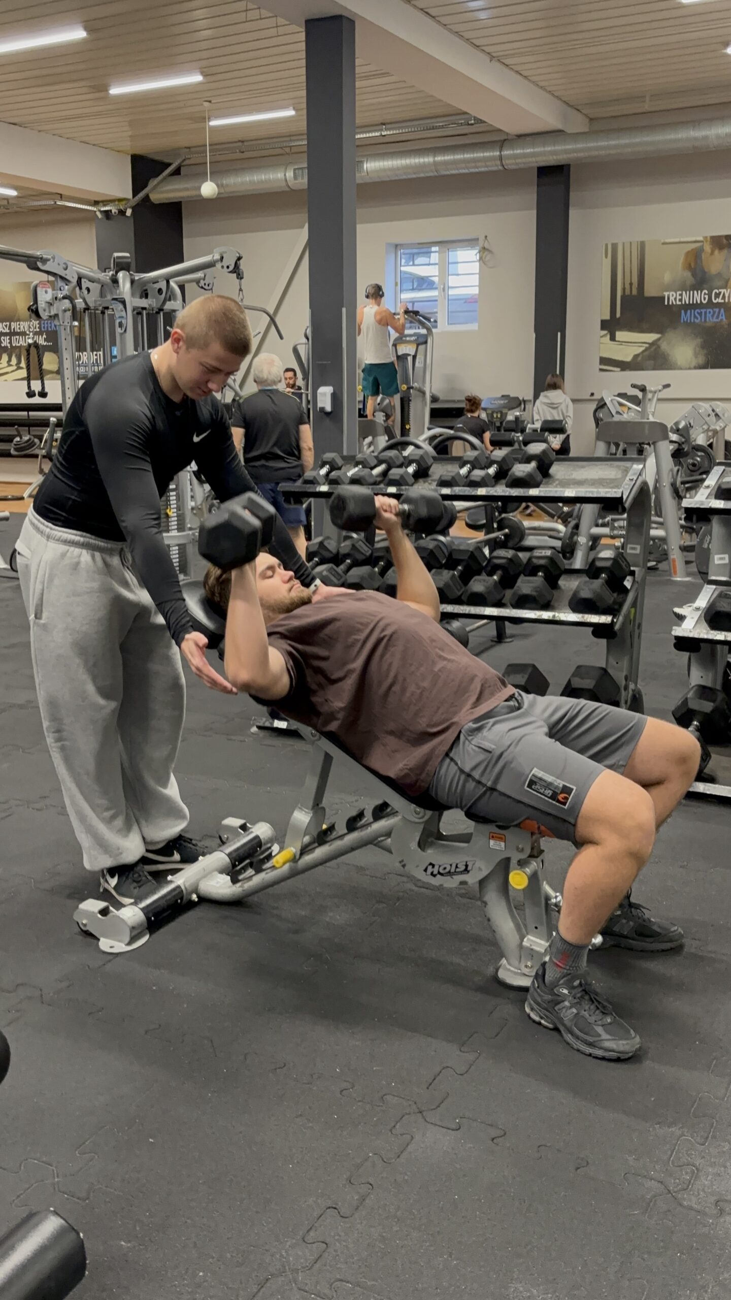 You are currently viewing Trener personalny Warszawa Praga-Południe – 5 powodów, przez które nie znika brzuch