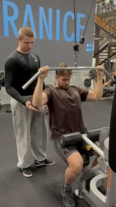 Read more about the article Brak efektów treningu? 7 ukrytych sabotażystów, które niszczą Twoją formę