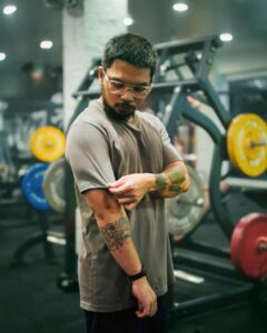 Read more about the article Redukcja bez efektu? Dlaczego chudniesz, ale nie wyglądasz lepiej – trener personalny Praga-Południe wyjaśnia