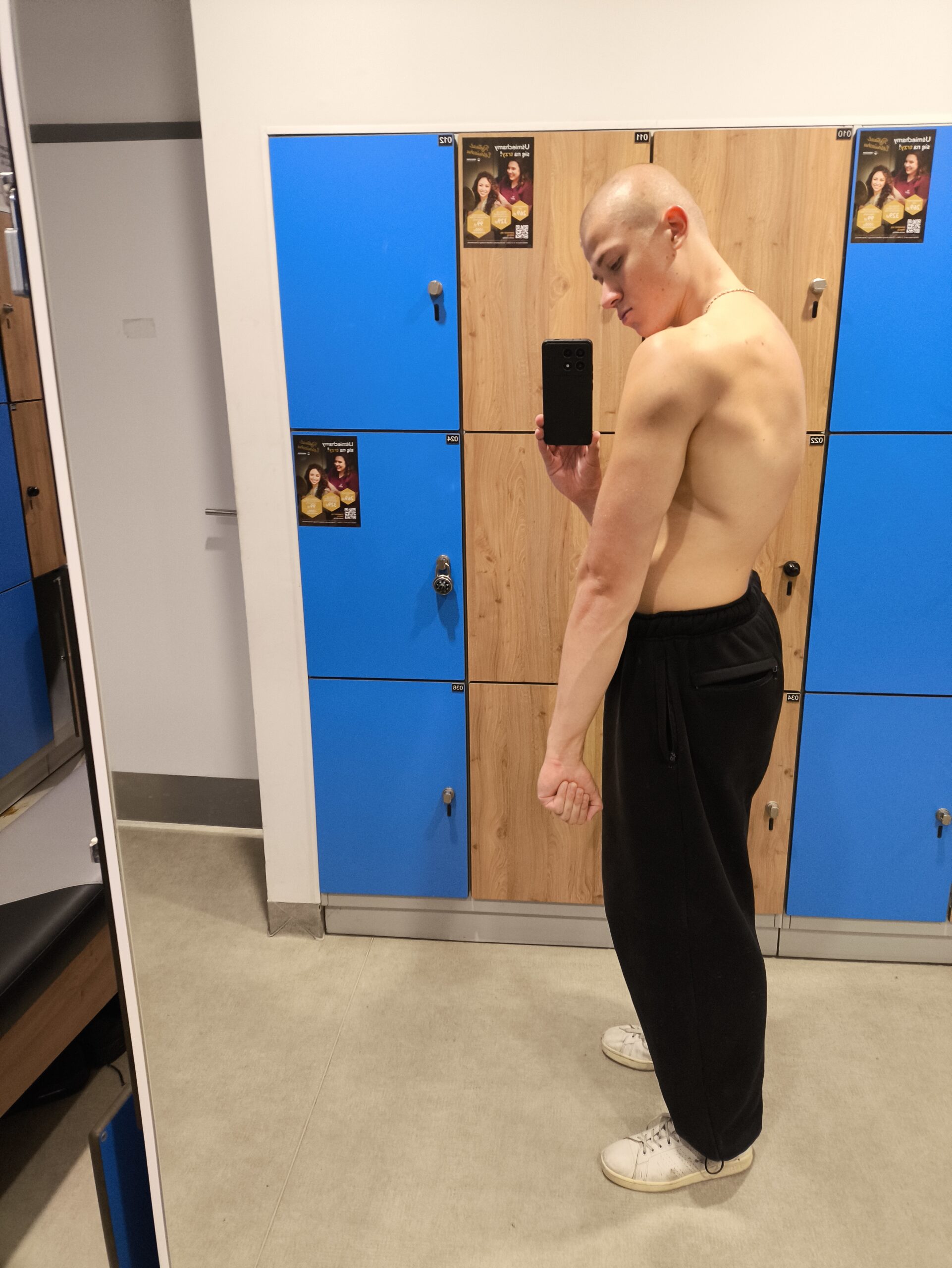 Read more about the article Adrian Wyszomirski – moja historia, misja i droga, która zmieniła życie dziesiątek facetów