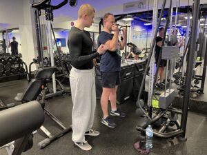 Read more about the article 5 najczęstszych błędów na siłowni, przez które nie masz efektów – i jak je naprawić