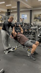 Read more about the article Jak obliczyć zapotrzebowanie kaloryczne – kompletny poradnik dla mężczyzny po 30