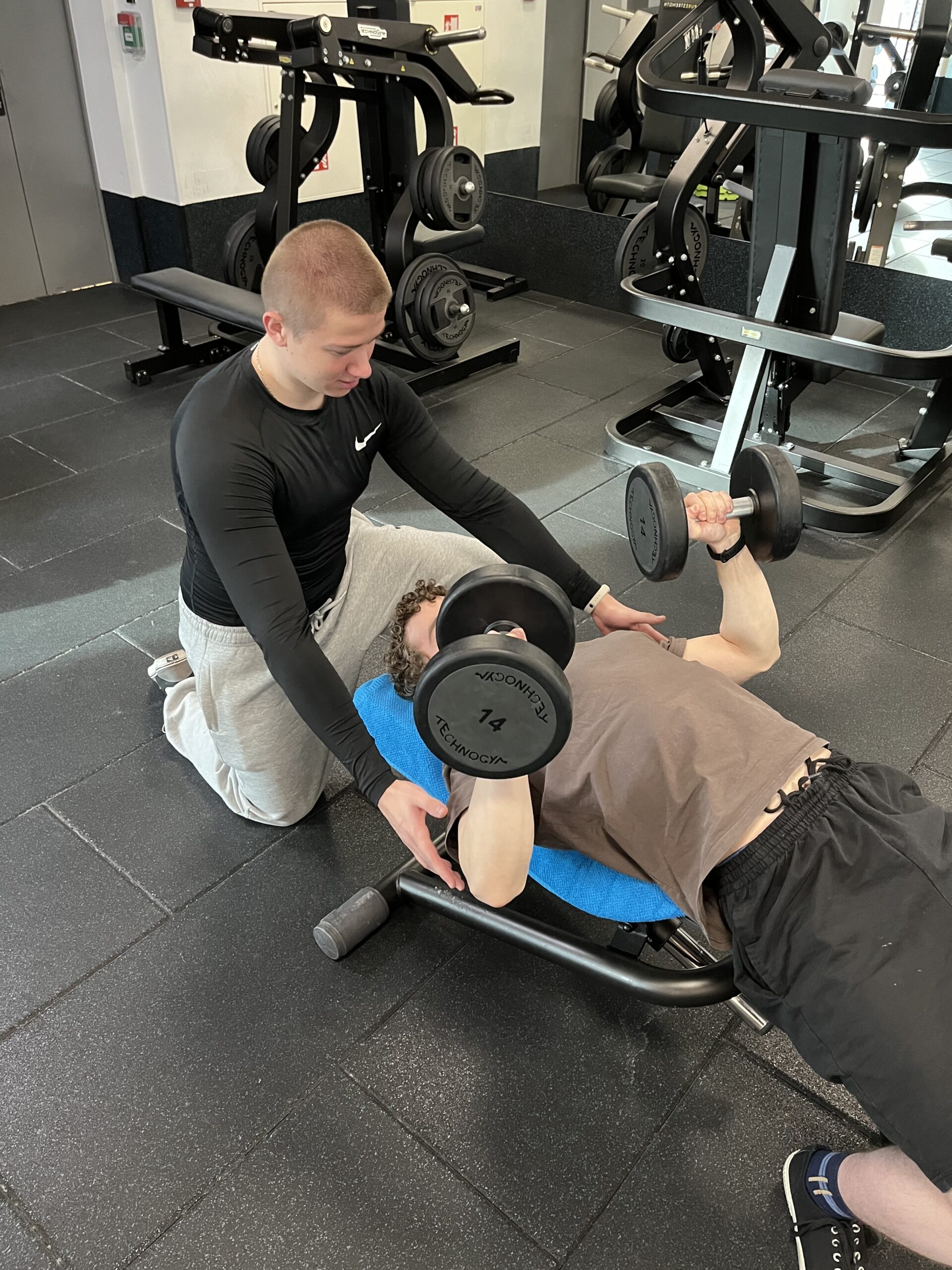 You are currently viewing Ściąganie łopatek – kiedy robić, a kiedy unikać? | Adrian Wyszomirski