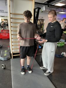 Read more about the article Lean Bulk vs Dirty Bulk – Który sposób budowy masy naprawdę działa?