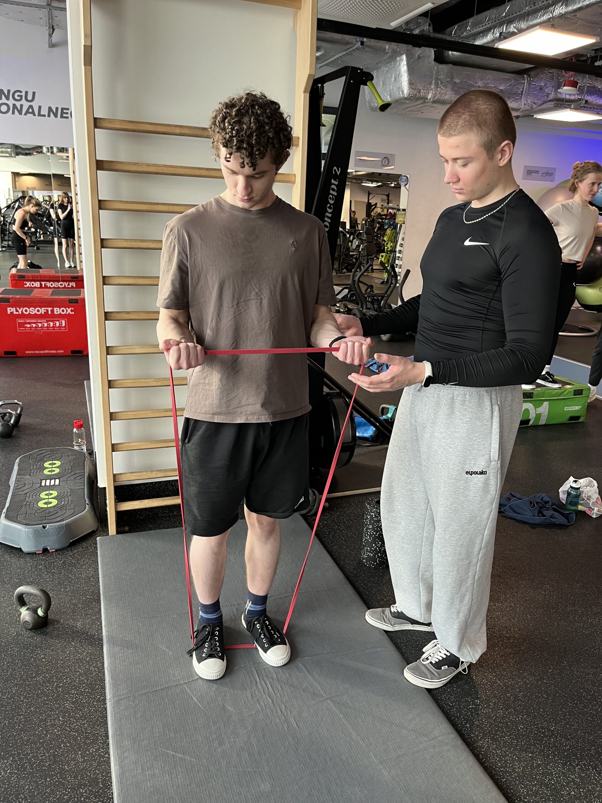 Read more about the article Lean Bulk vs Dirty Bulk – Który sposób budowy masy naprawdę działa?