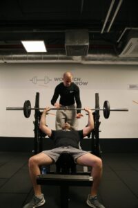 Read more about the article Brak energii po pracy – dlaczego po 17:00 jesteś trupem i jak to naprawić