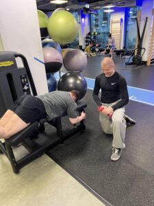 Read more about the article Dlaczego facet po 25 nie ma energii? (nikt Ci tego nie powie)