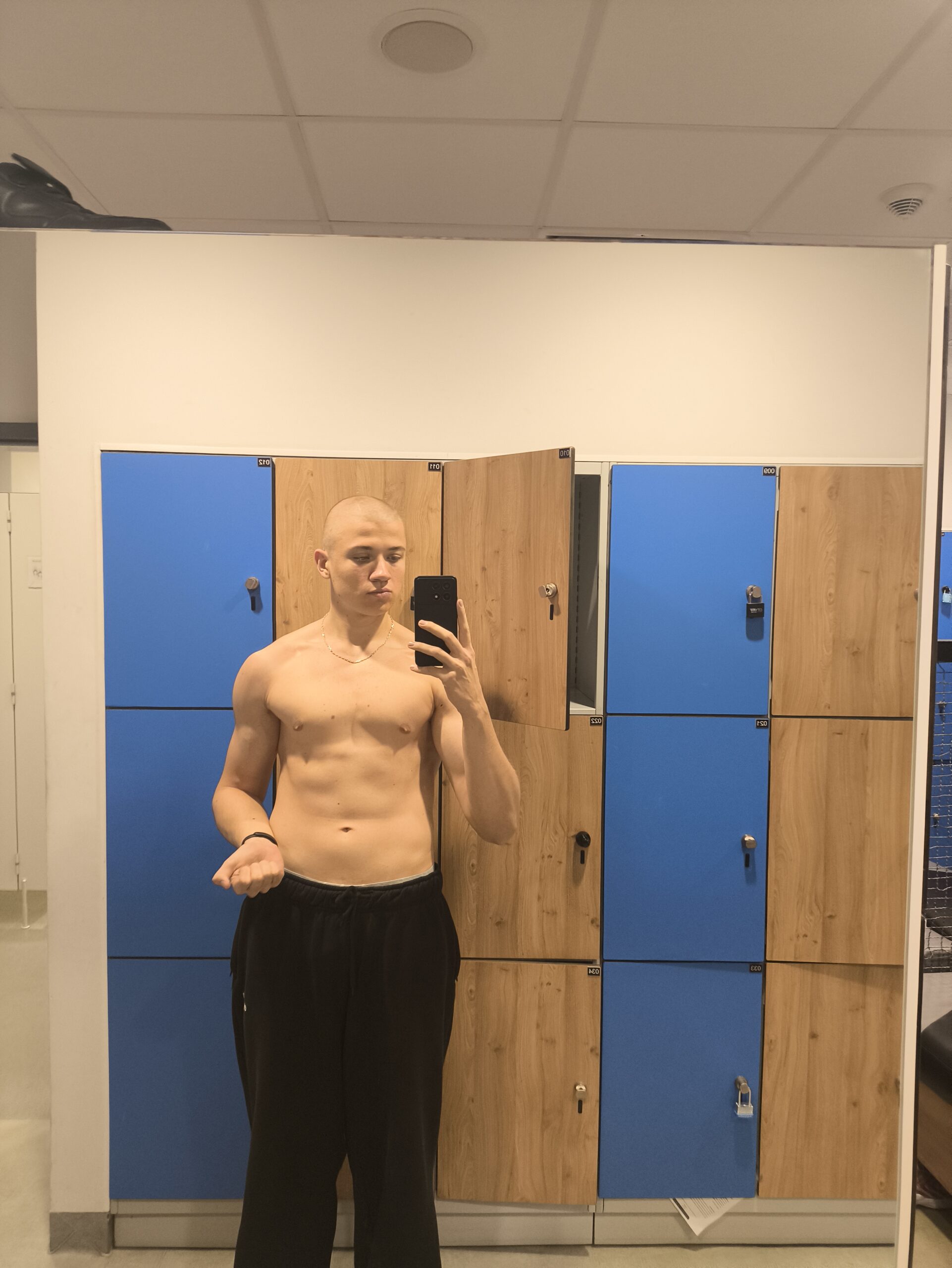 Read more about the article Trener personalny Warszawa – minus 18 kg bez cardio i głodówki